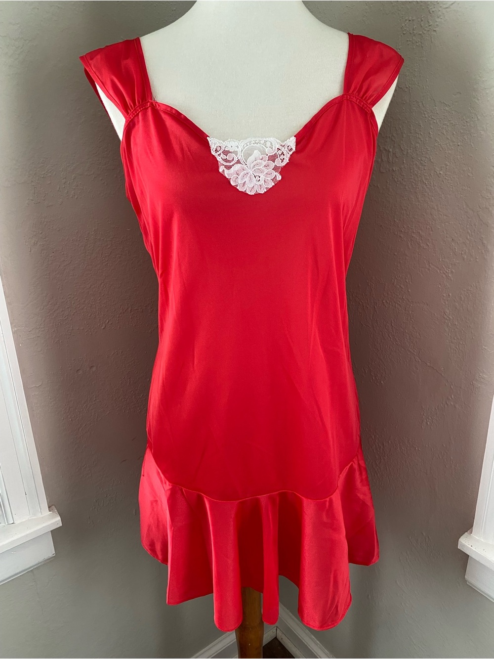 Romantic Red Lace Appliqué Ruffle Hem Slip Dress Coquette Fairycore Mid-Century